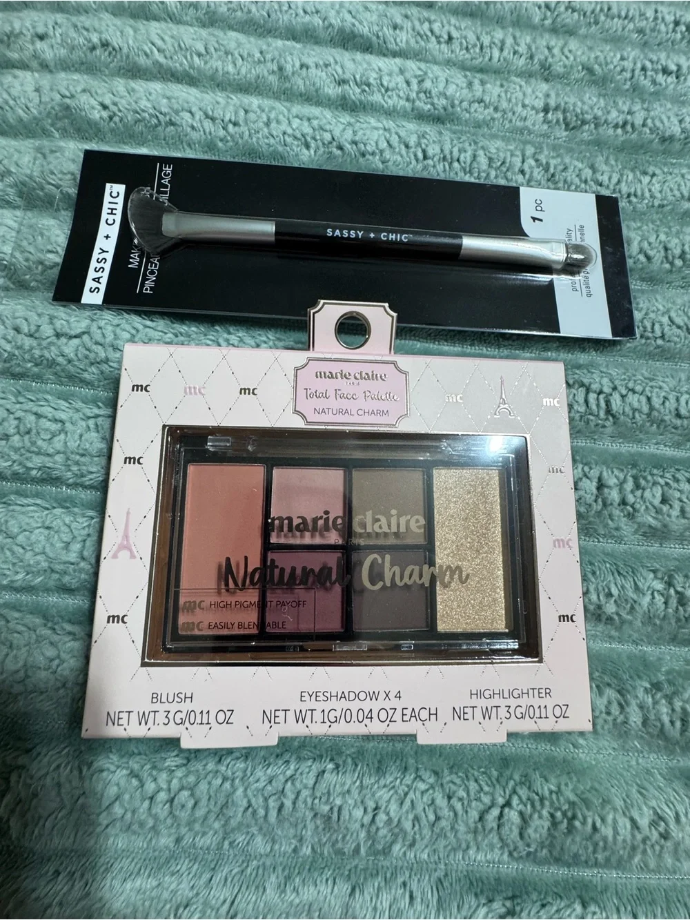 NWT marie claire Natural Charm Total Face Palette & Makeup brush set